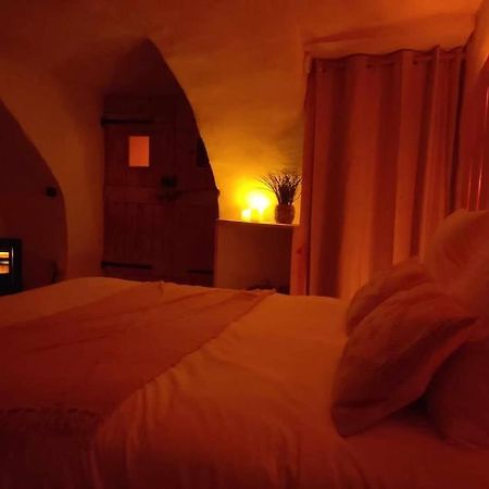 Nuit Romantique Avec Spa Privatif Meilhaud エクステリア 写真